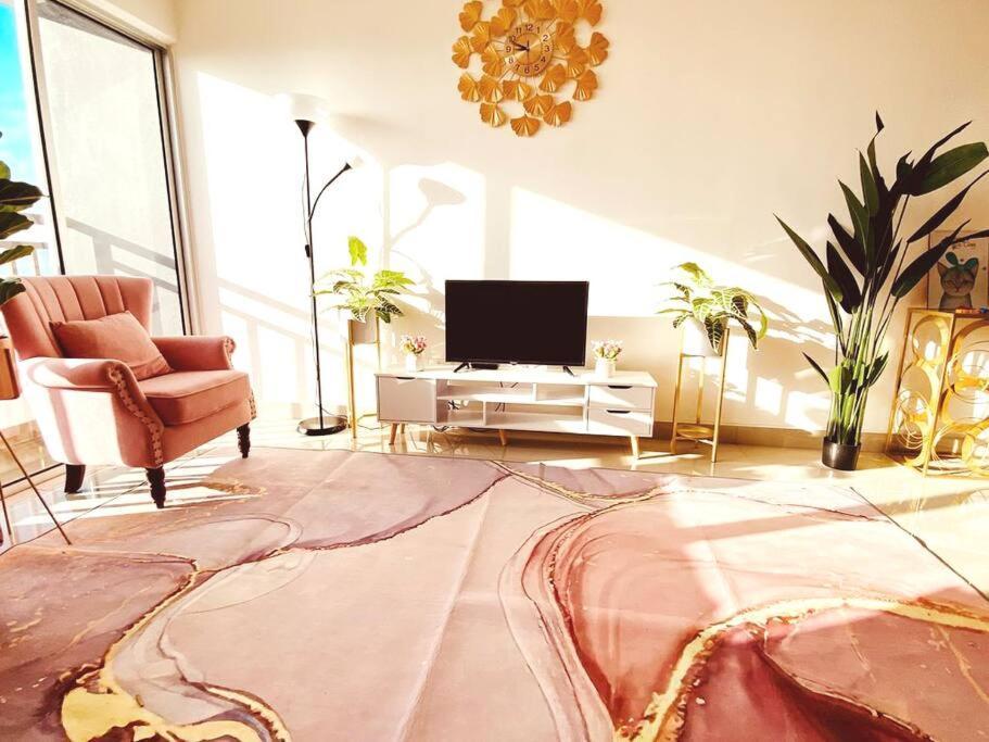 Sentrovue B Pink House Apartment Bandar Puncak Alam Екстериор снимка